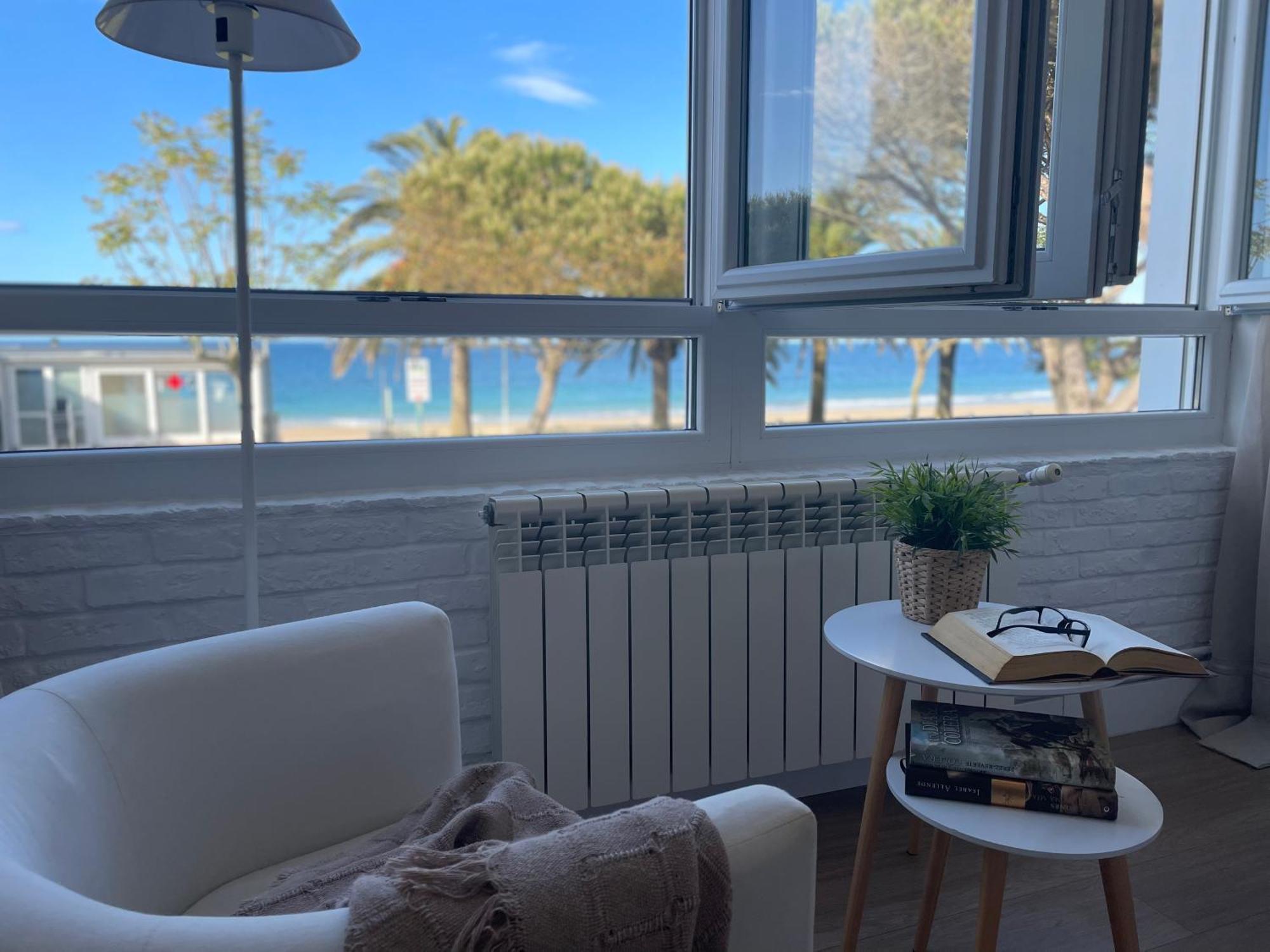 Apartamento Comillas Beach ภายนอก รูปภาพ